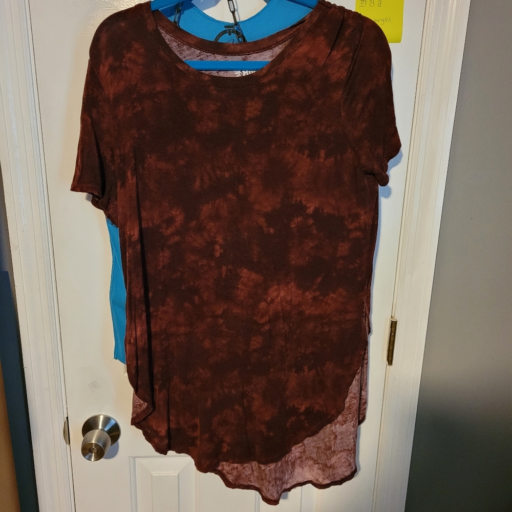 High-low tie dye shirt